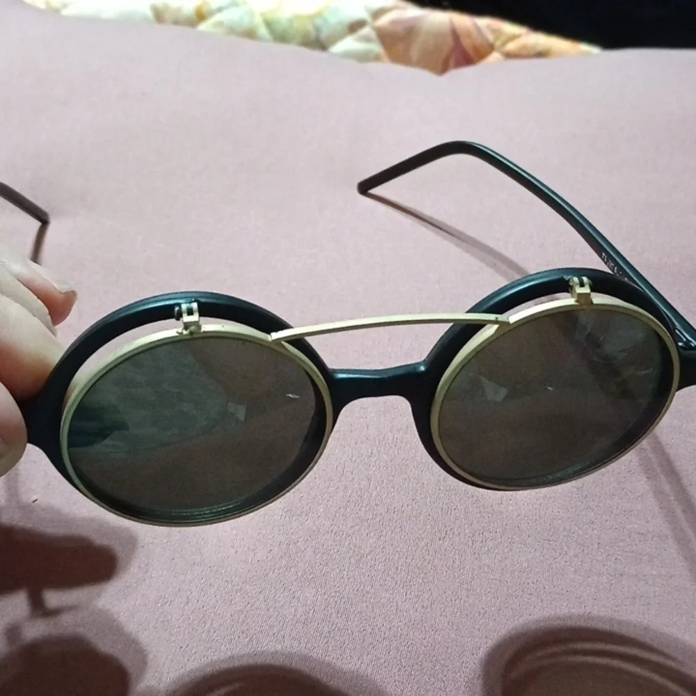 Flip shade retro sunglasses, very cool